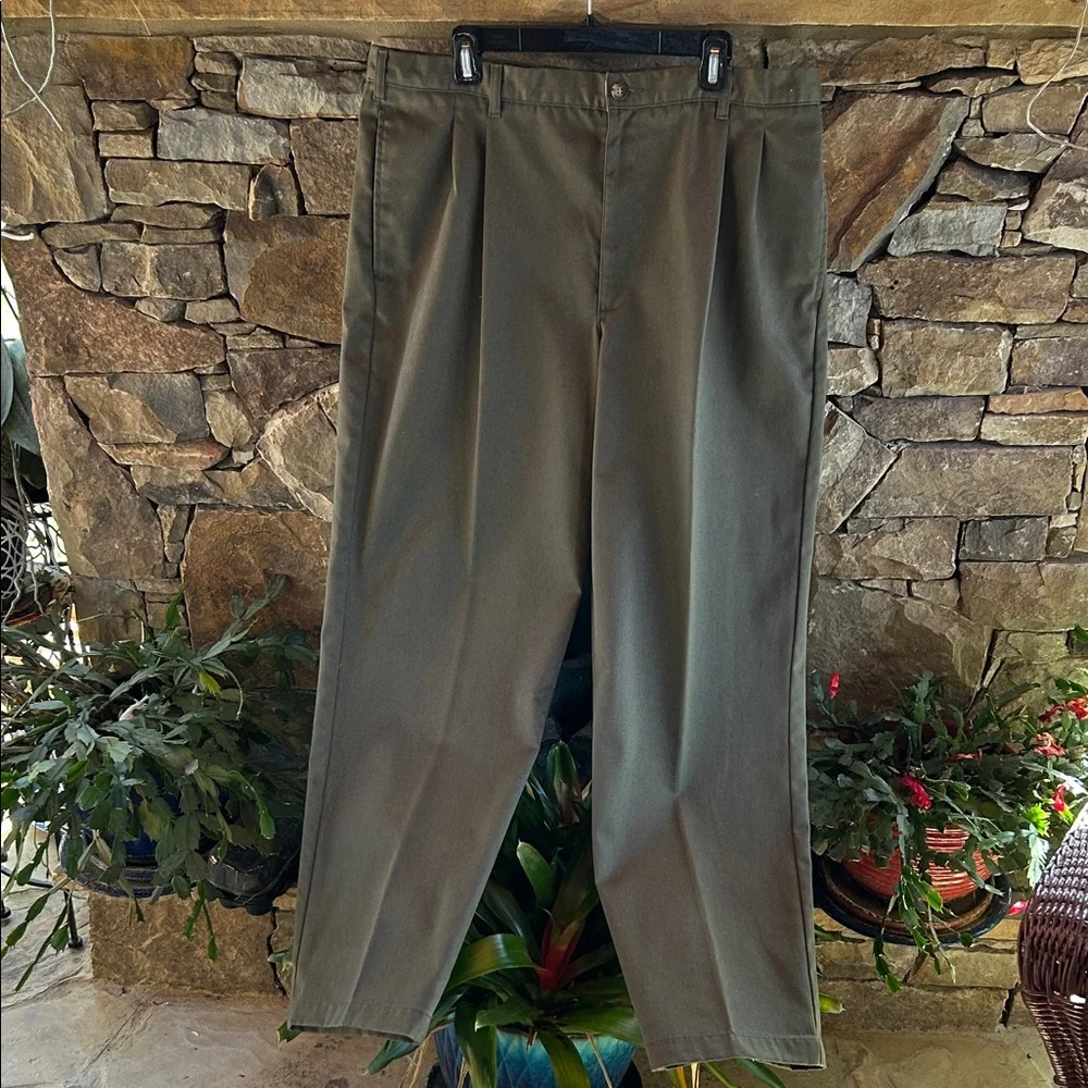L.L.Bean Double L® Classic Fit Khaki Green Pants; Size 40/32; Like New!